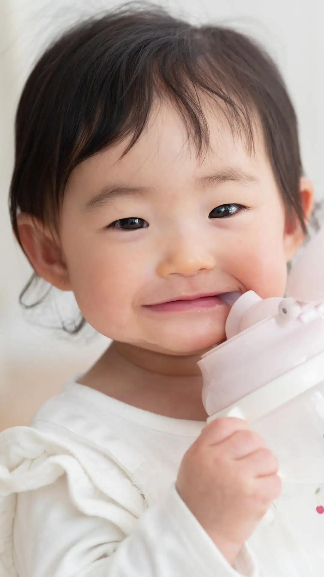 Anak Sering Tersedak saat Minum Air