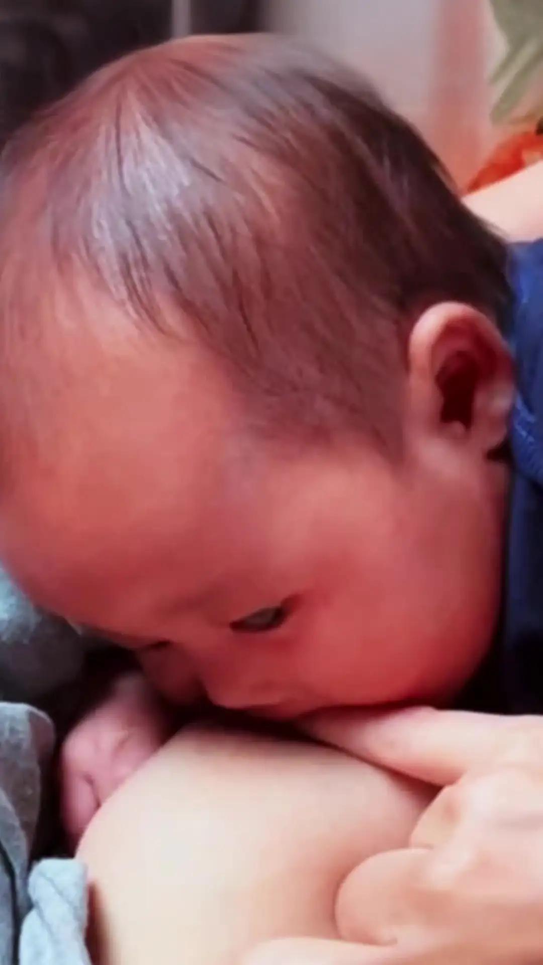 Cara Melepaskan Puting dari Mulut Bayi