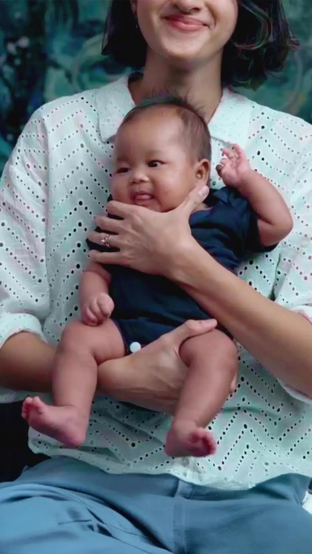 Cara Menggendong Bayi