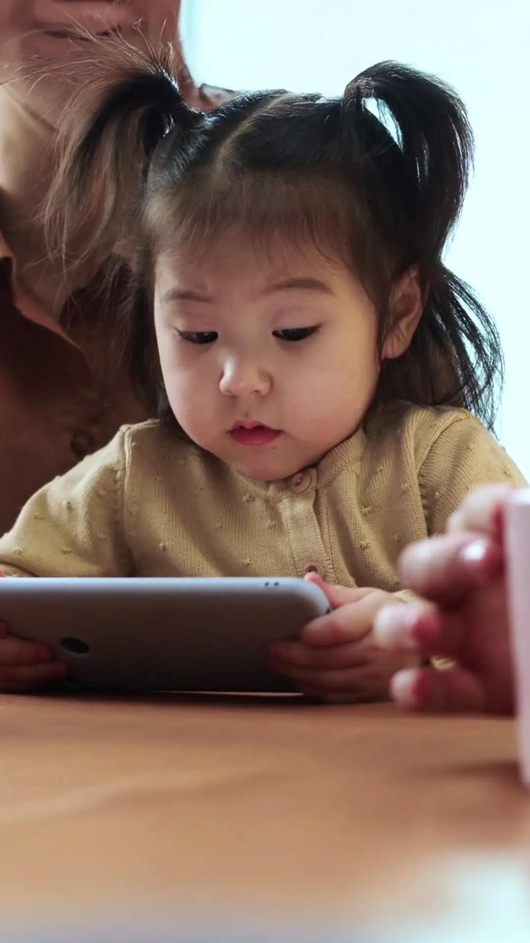 Menonton Terlalu Lama