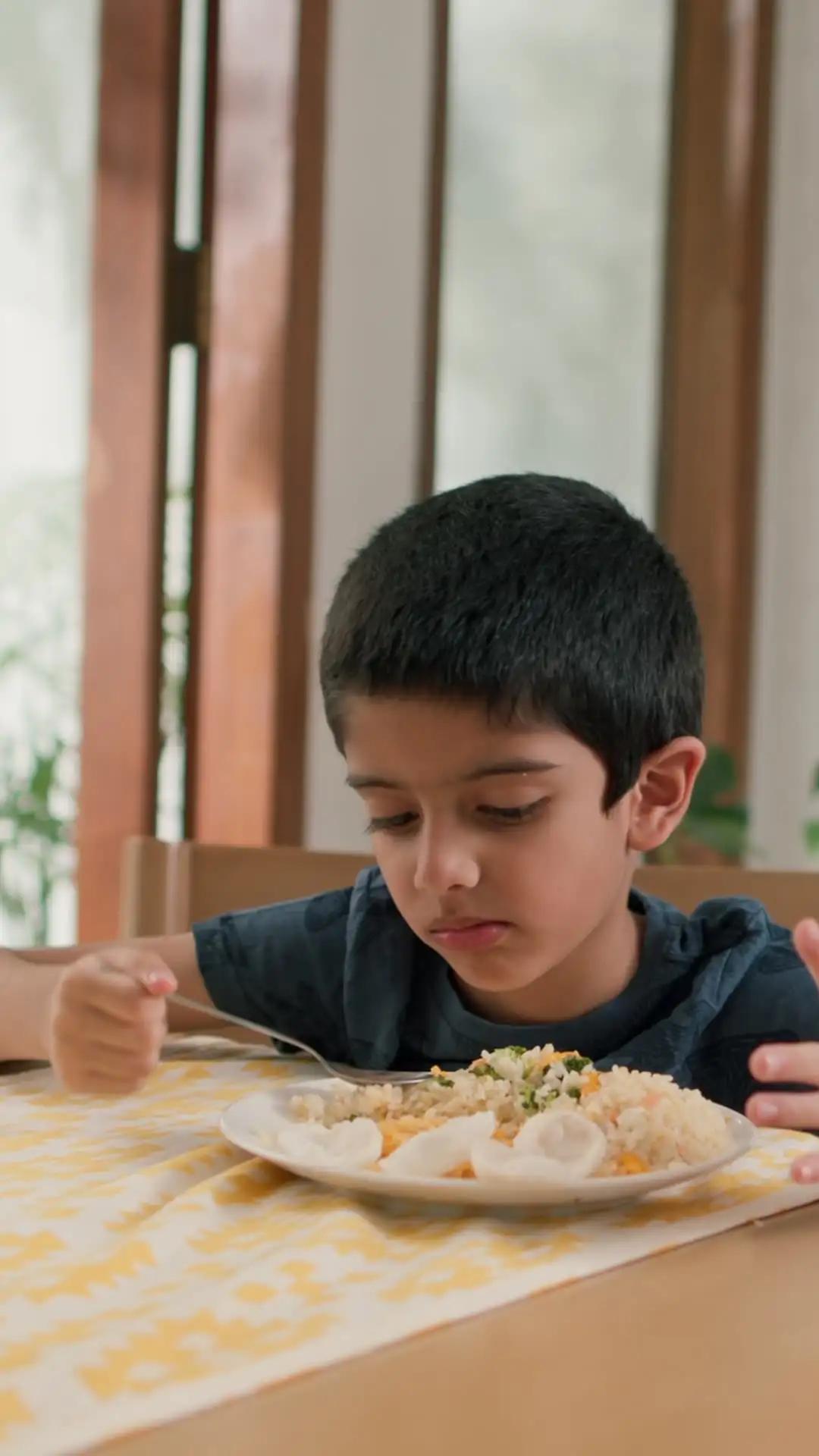 Anak Suka Kerupuk tapi Ga Suka Nasi